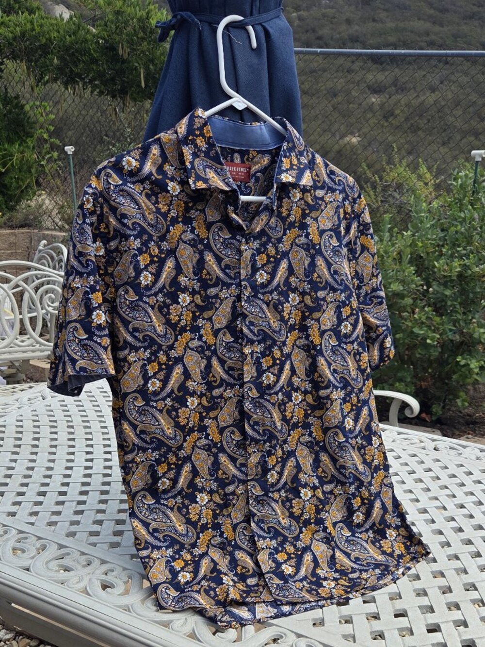 Consequence Button Up Shirt Mens Size L Navy Paisley Floral Short Sleeve
